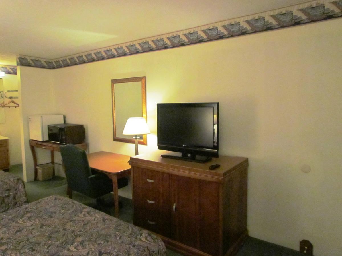 Travel Inn & Suites Frankfort Exteriör bild