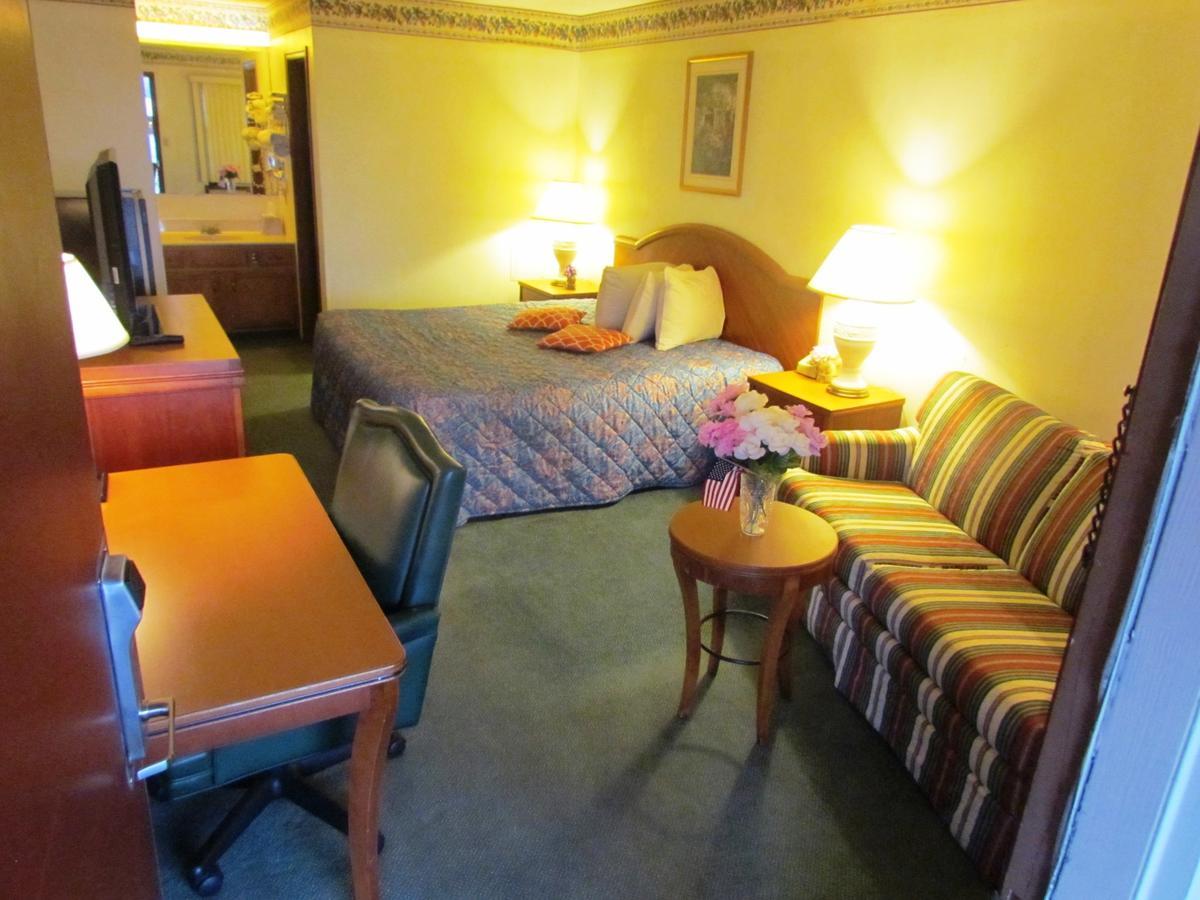 Travel Inn & Suites Frankfort Exteriör bild
